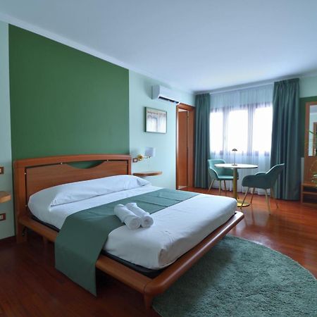 Le Cinema Bed & Breakfast Formia Ngoại thất bức ảnh