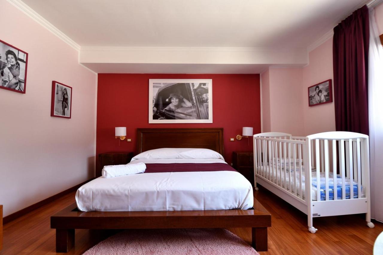 Le Cinema Bed & Breakfast Formia Ngoại thất bức ảnh