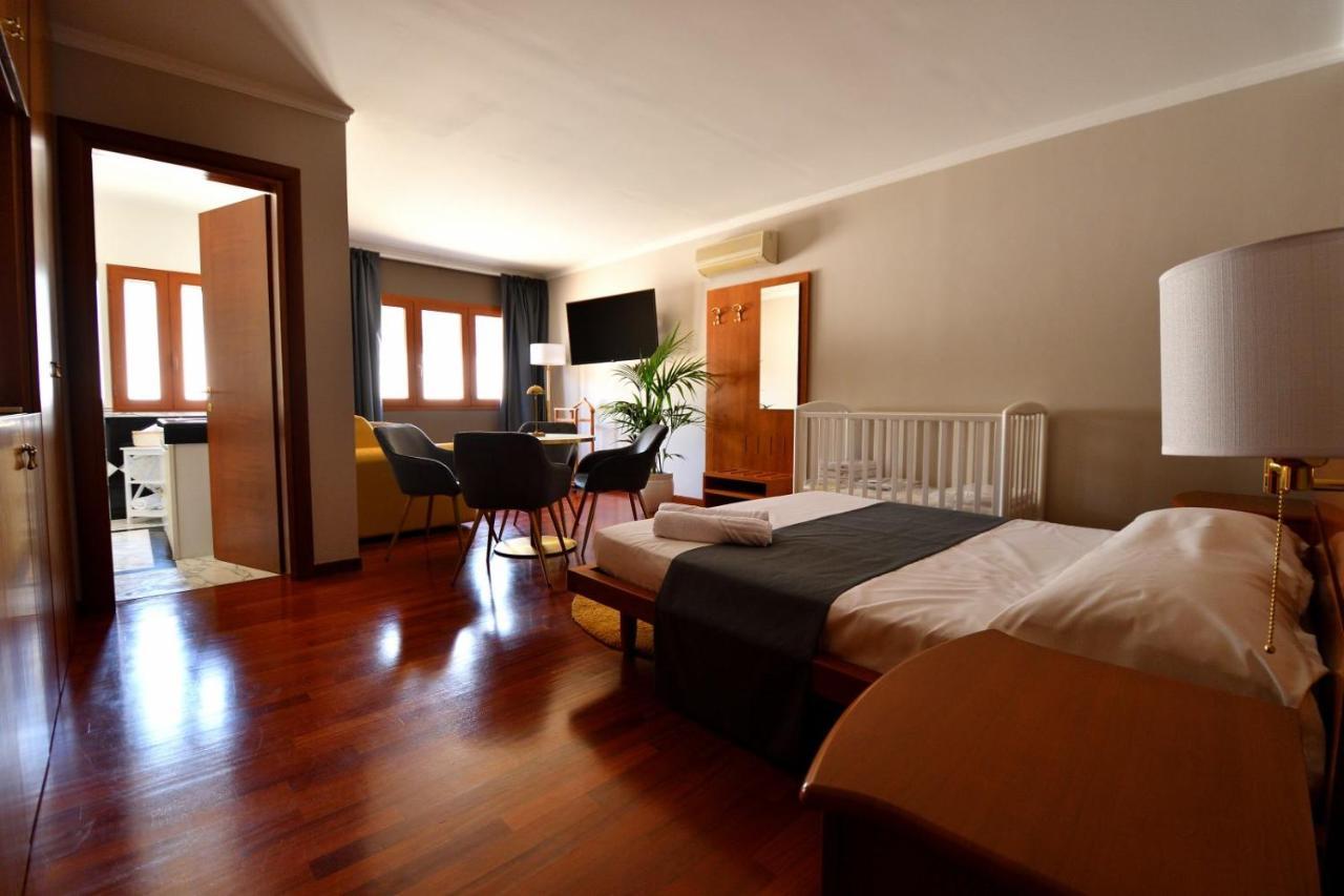 Le Cinema Bed & Breakfast Formia Ngoại thất bức ảnh